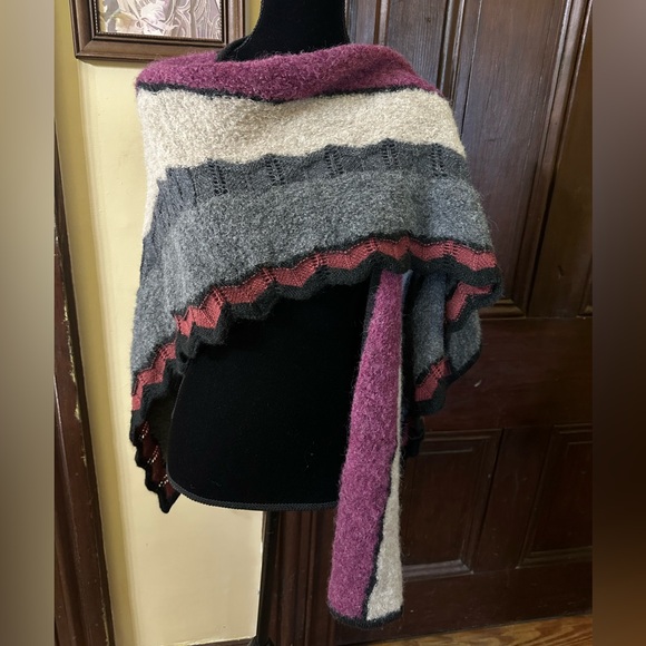 Johnny Was Riley Alpaca Cape wrap - Picture 2 of 7